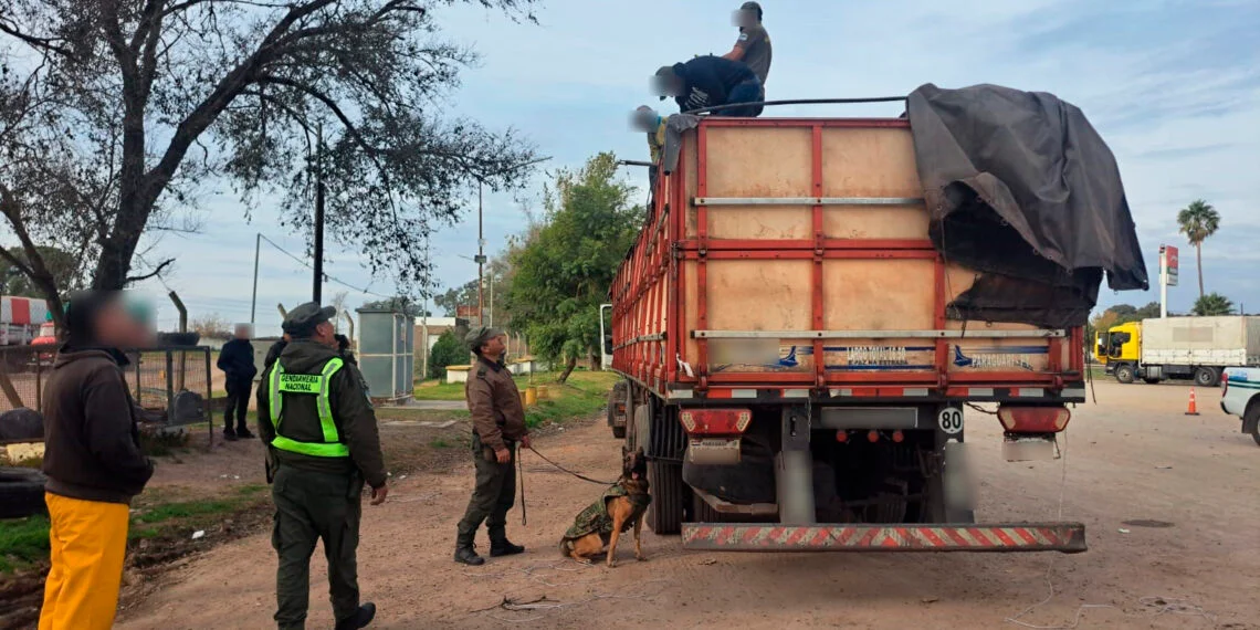 VILLA NUEVA: SECUESTRAN 1.100 LITROS DE ÉXTASIS LÍQUIDO EN UN CAMIÓN