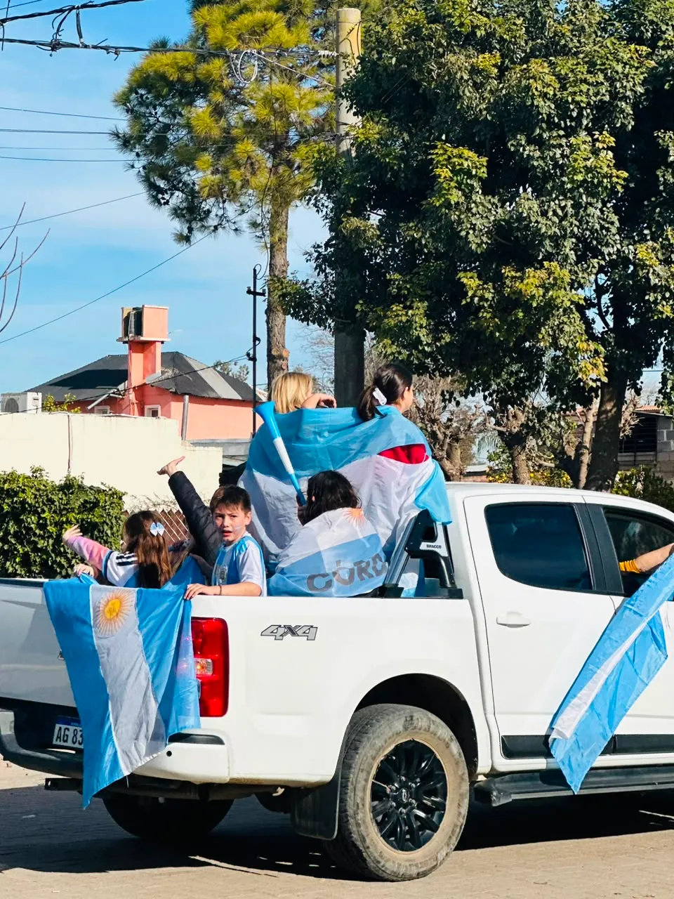 ARGENTINA REALIZA UNA ÉPICA REMONTADA Y AVANZA A CUARTOS DE FINAL; Y EN TIO PUJIO SE FESTEJO