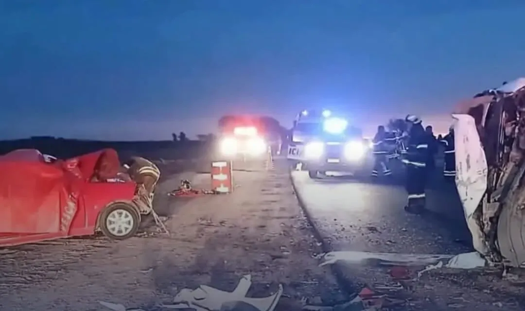 TRAGEDIA EN LA RUTA PROVINCIAL N°4: DOS MUERTOS Y 16 NIÑAS HERIDAS TRAS CHOQUE ENTRE AUTO Y MINIBÚS