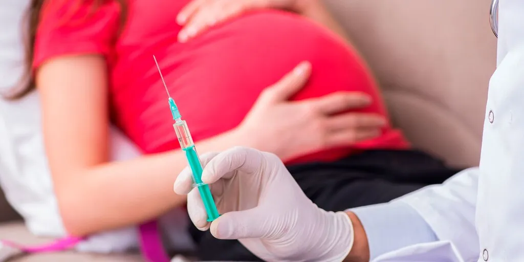 MAÑANA LA PROVINCIA COMIENZA LA VACUNACIÓN CONTRA EL VIRUS SINCICIAL RESPIRATORIO DIRIGIDA A EMBARAZ