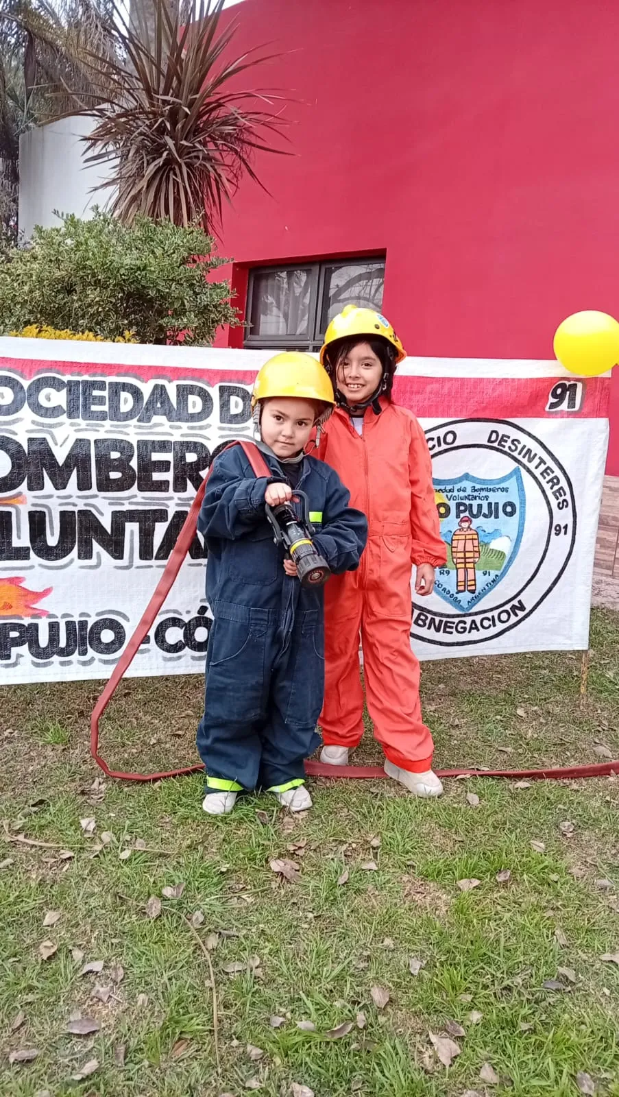 BOMBEROS VOLUNTARIOS CELEBRARON SU ANIVERSARIO CON UNA JORNADA DE PUERTAS ABIERTAS