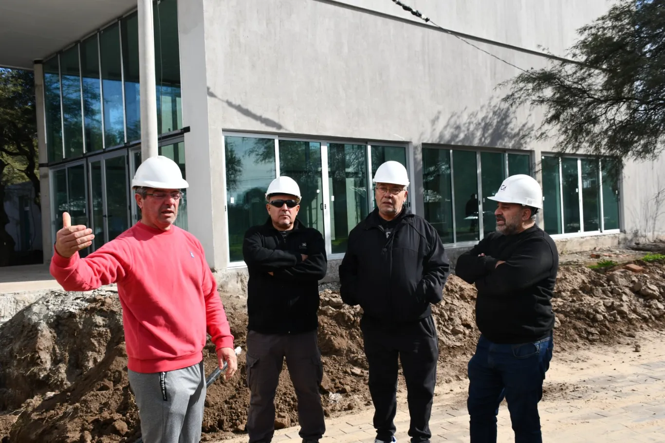 AUTORIDADES DE LA COOPERATIVA SUPERVISARON EL AVANCE DE OBRA EN EL PARQUE DE LOS DEPORTES