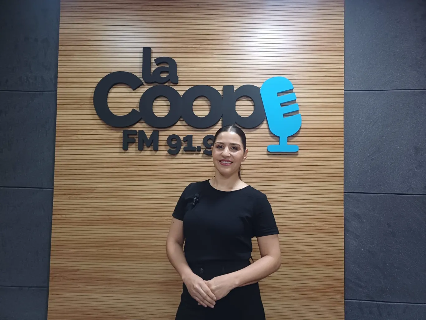 CREANDO FUTURO: LUCIANA, MAQUILLADORA DESDE LA CUNA