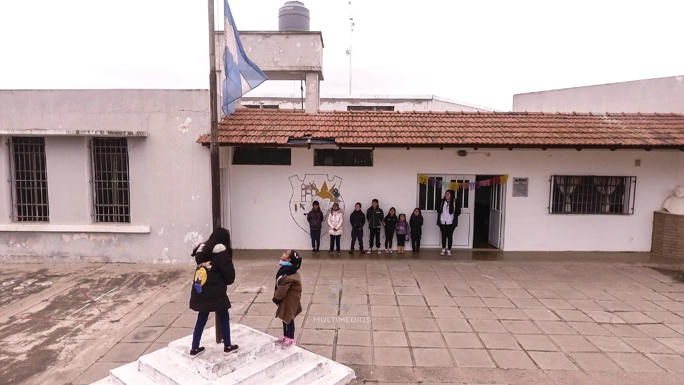 LA ESCUELA RURAL FRAY REGINALDO DELGADO RECIBIÓ NUEVO MOBILIARIO EDUCATIVO