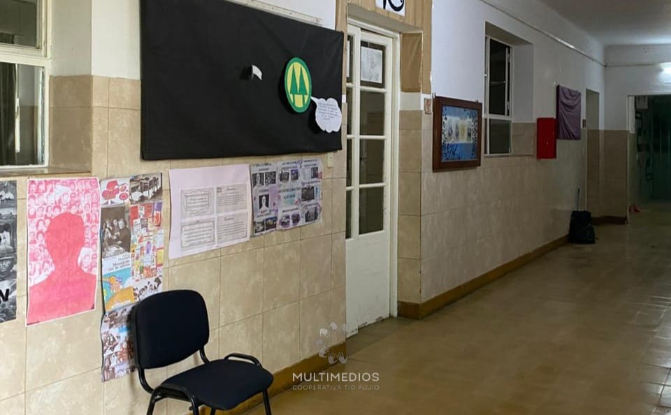 EL I.P.E.M. N° 172 "JOSÉ HERNÁNDEZ" VENDE PIZZAS PARA COMPRAR TV PARA LAS AULAS