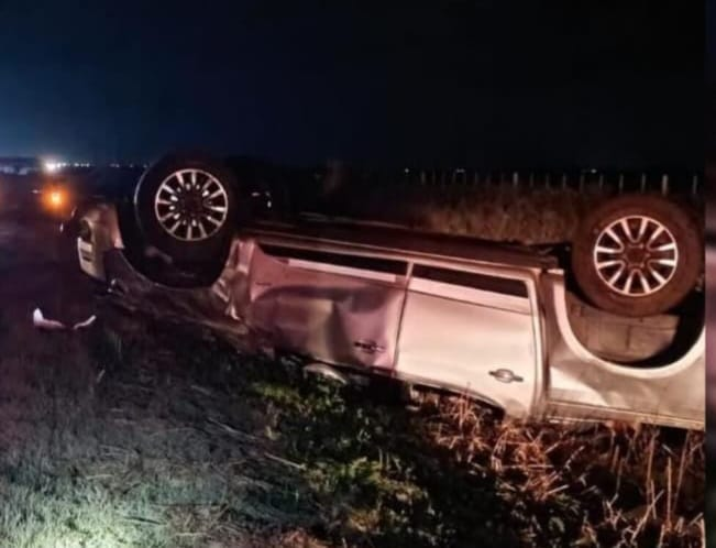 MURIÓ UN HOMBRE TRAS EL VUELCO DE UNA CAMIONETA EN LA REGIÓN