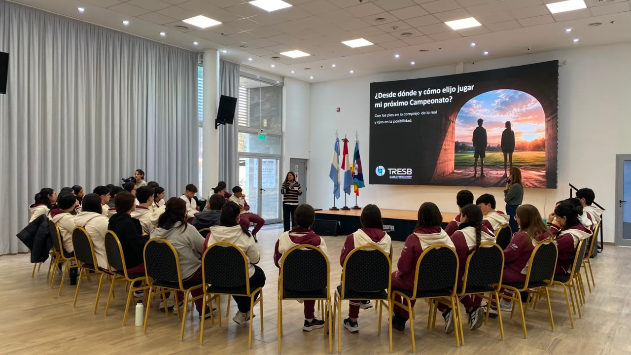 ESTUDIANTES DE 6° AÑO DEL IPEM 172 PARTICIPARON DE UN TALLER DE COACHING