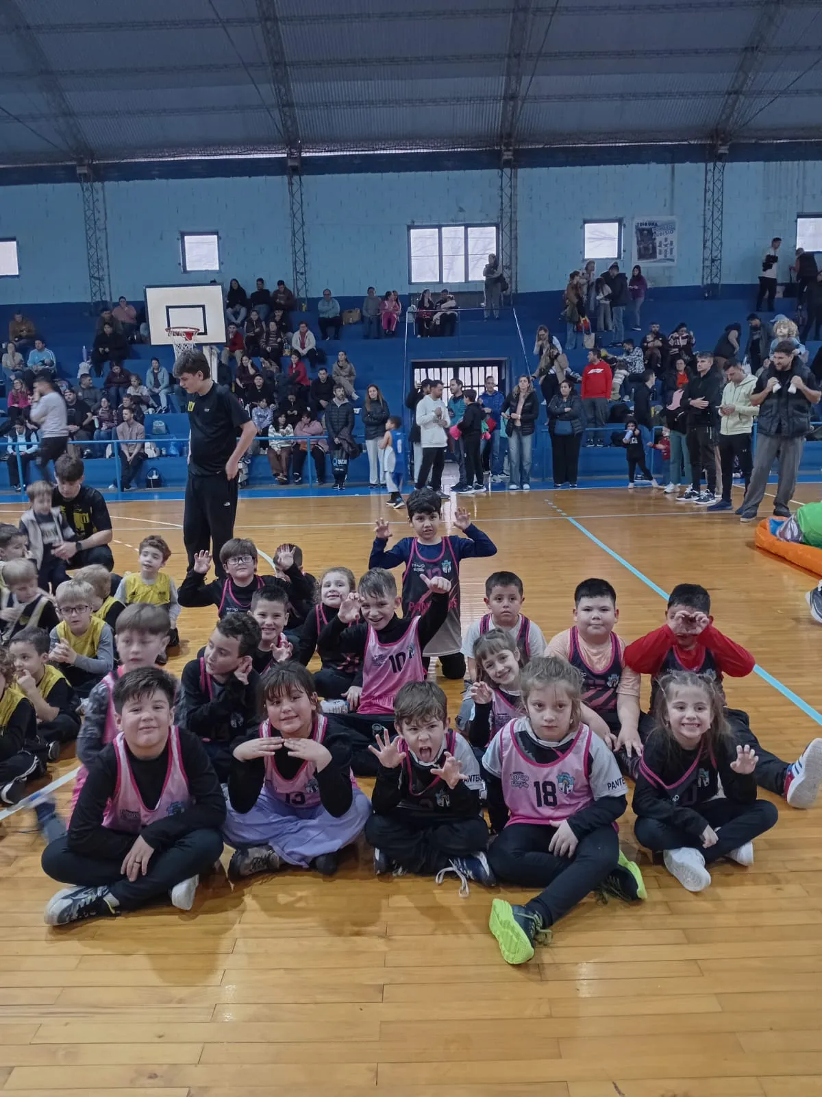 ENCUENTRO DE MOSQUITOS DE BÁSQUET ESTE DOMINGO EN EL POLIDEPORTIVO