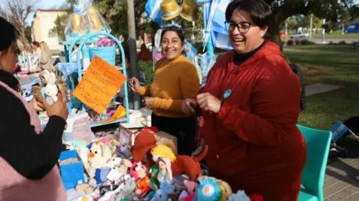 VUELVE EL PASEO DEL ARTE A LA PLAZA CON FERIA DE EMPRENDEDORES