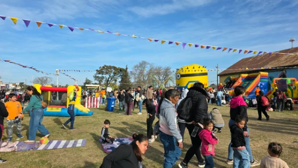 GRAN FESTEJO DEL DÍA DEL NIÑO EN EL PREDIO DEL FERROCARRIL
