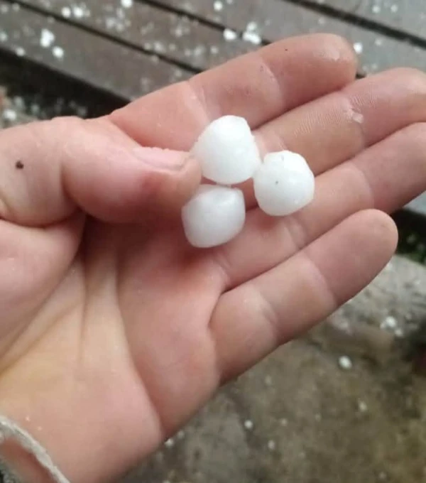 UN SORPRESIVO TEMPORAL DE GRANIZO AZOTÓ BELL VILLE Y VARIAS LOCALIDADES DEL SUDESTE CORDOBÉS