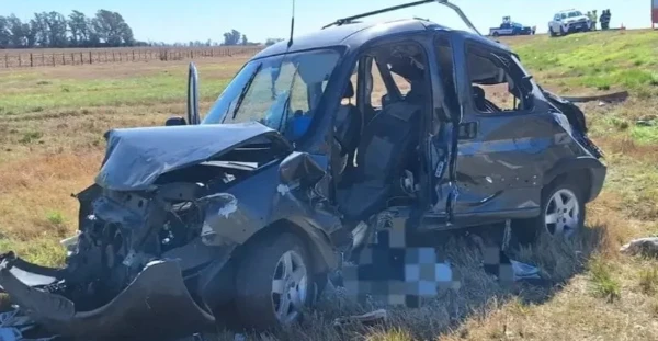 VUELCO EN LA AUTOPISTA CÓRDOBA-ROSARIO: UN MUERTO Y TRES HERIDOS