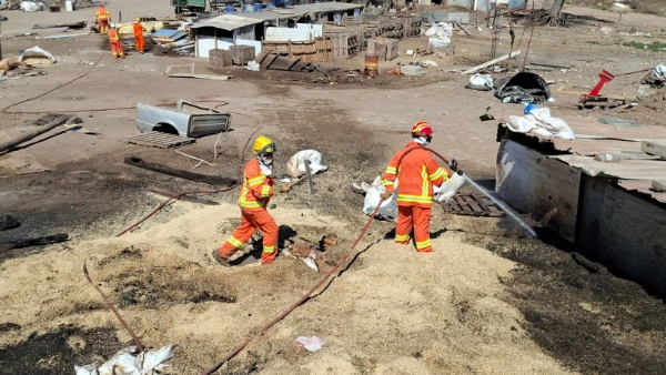BOMBEROS DE TÍO PUJIO SOFOCARON UN INCENDIO DE PASTIZALES EN ZONA RURAL