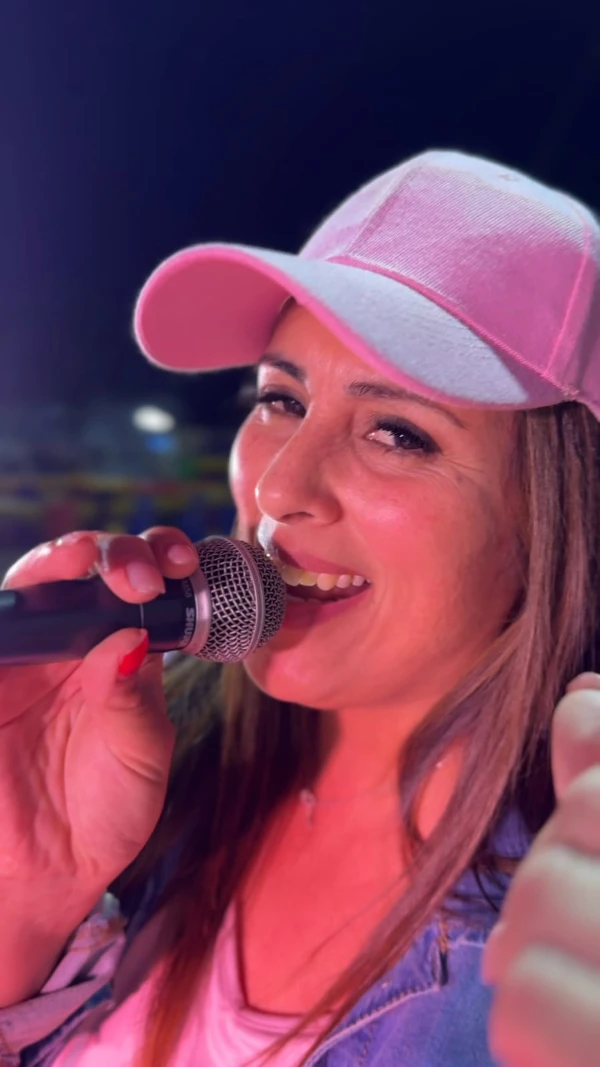 LA CANTANTE TIOPUJIENSE PAOLA ROMERO AVANZÓ A LAS SEMIFINALES DEL CERTAMEN "SOS VOS"