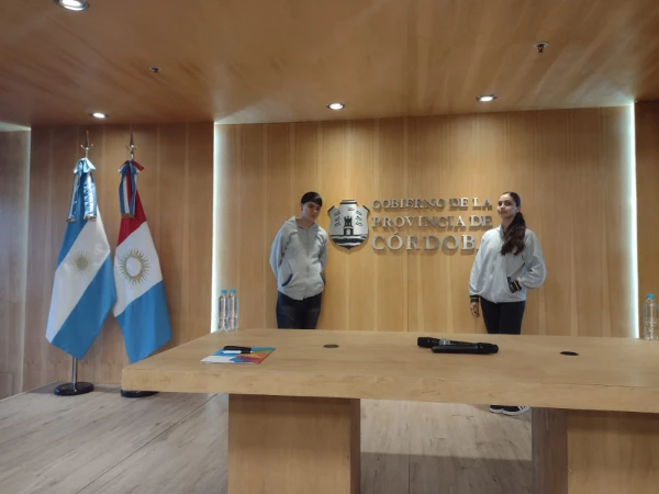 ESTUDIANTES DE TÍO PUJIO REPRESENTARON A LA LOCALIDAD EN CASA DE GOBIERNO DURANTE EL PROGRAMA PROVINCIAL E.C.O.S.