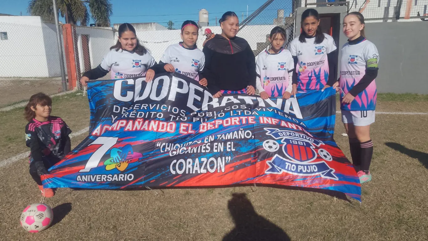 LAS NIÑAS DEL DEPORTIVO TÍO PUJIO AVANZAN A SEMIFINALES EN EL TORNEO DE FÚTBOL FEMENINO